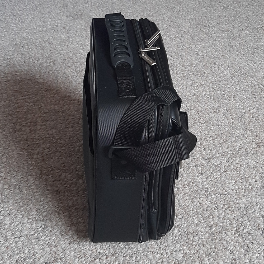 Targus Small Mini Briefcase - Picture 6 of 16